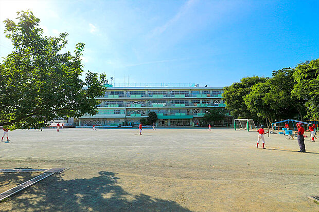 国分寺市立第十小学校（約450m）