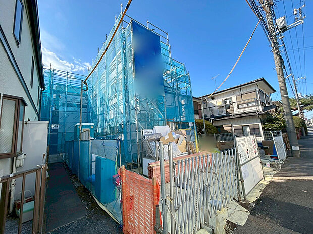 【現地写真】青空と開放感のある街並み。「ゆったりとした環境で子育てがしたい」ママ・パパにぜひ現地をみてもらいたい物件です!