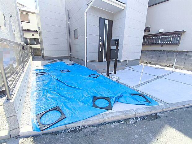 【駐車場】カースペース2台駐車可能。通勤用、家庭用で分けて駐車できるので日々の生活も快適ですね。