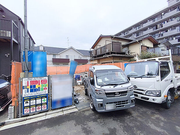 【現地外観写真】風通しや採光にも気を配った設計のお家は、快適な住環境をお約束します。
