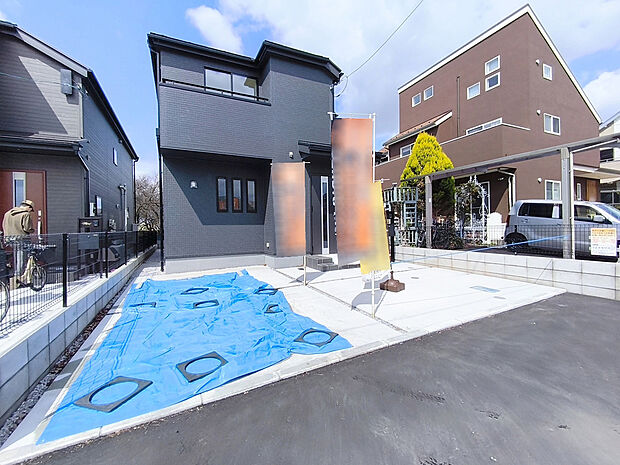 【カースペース】カースペース2台利用可。通勤用、家庭用で分けて駐車できるので日々の生活も快適ですね。
