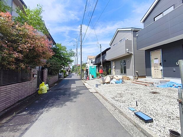 【前面道路含む現地写真】子育てにも嬉しい、緑豊かな自然が広がる閑静な住宅地です。この機会に是非現地をご覧ください。