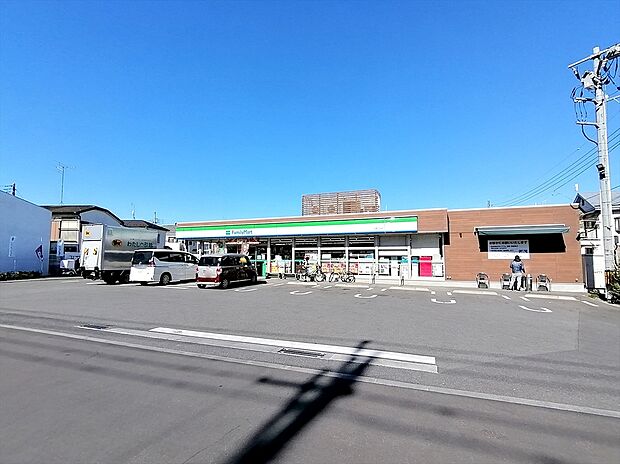 ファミリーマート日野三沢店