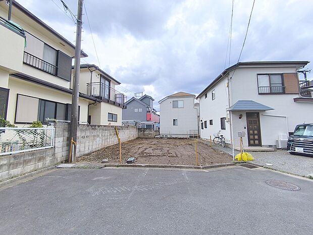 【現地写真】4LDKの広々とした作りで、存在感のあるお家です。