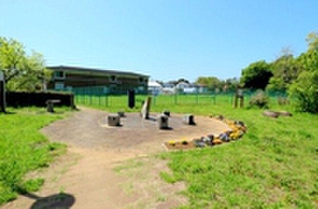 中里公園(約480m)