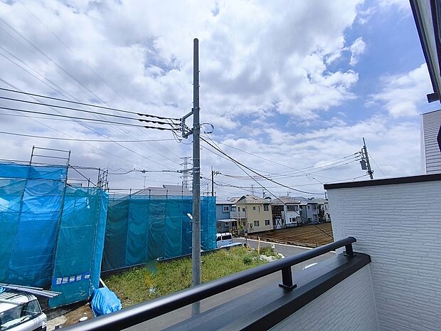 【眺望】緑の潤いと開放感を感じられる静かで落ち着いた住環境です。