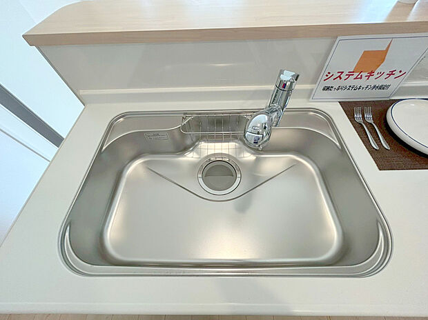 【【キッチンシンク】】浄水器もついて便利にお使いいただけます。