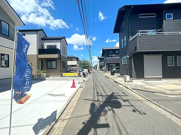 【前面道路】前面道路は約4mの道路です。