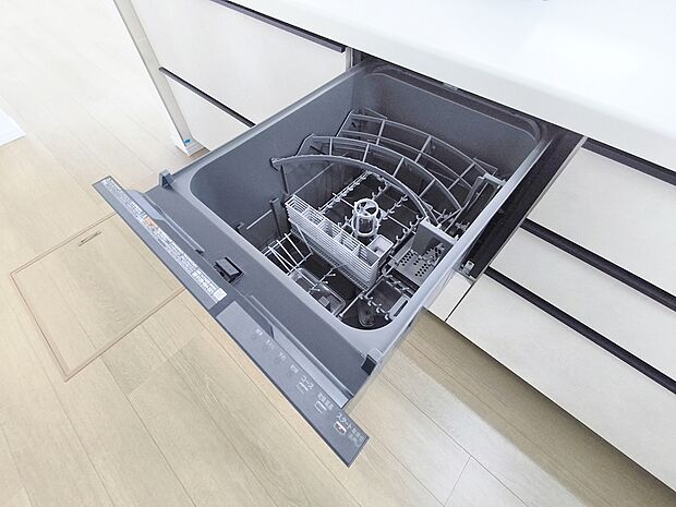 【【食洗機】】手洗いよりも経済的で家計に優しい「ビルトイン食洗機」が標準装備なのはママの強い味方ですね。
