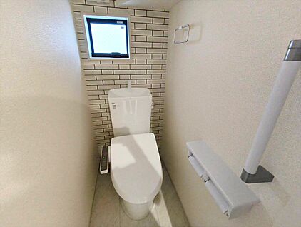 ウォシュレット付きトイレ