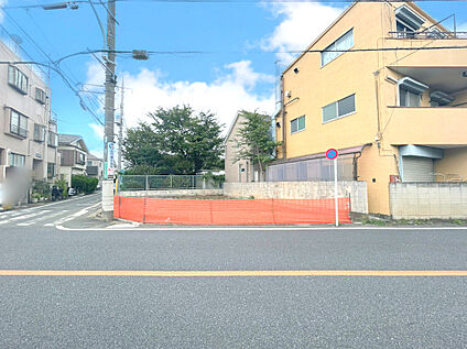 前面道路含む外観