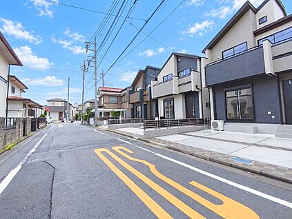 前面道路含む外観