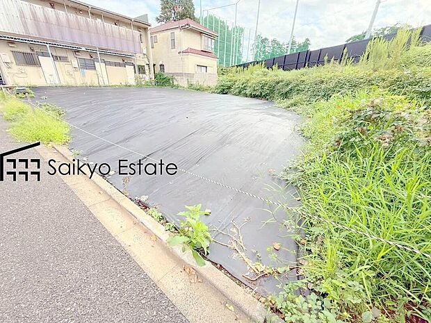 【現地外観】「祖師谷公園」まで徒歩約12分など周辺は公園や緑地が点在する緑豊かな住環境です。この機会に是非、周辺環境も併せて現地をご覧ください。