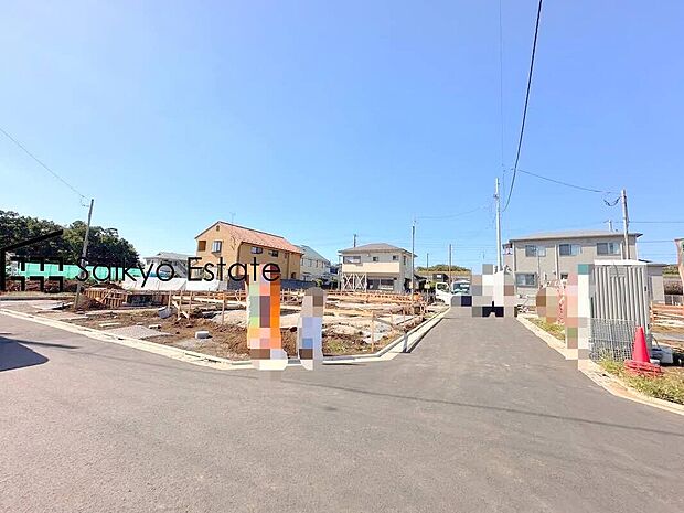 【現地外観】各棟こだわりの間取りプランとなっております。ロフトやパントリーなど収納スペースも豊富です♪駐車2台可能な号棟もございます!