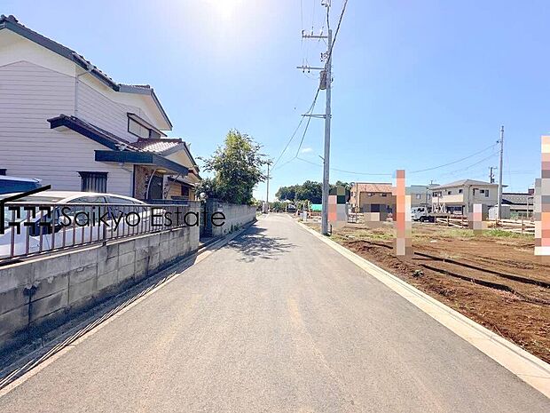 【前面道路】交通量の少ない前面道路ですので、小さなお子様がおられるご家庭でも安心してお住まいいただけます。