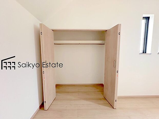 【収納】各居室に収納を完備しておりますので、居室の全空間を有効活用出来ます。自分好みのお部屋で、ゆったりお寛ぎ頂けます。