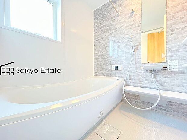 【浴室【施工例】】一日の疲れを癒してくれる一坪タイプの広々バスルーム♪雨の日のお洗濯にも大活躍な浴室暖房乾燥機付きです!