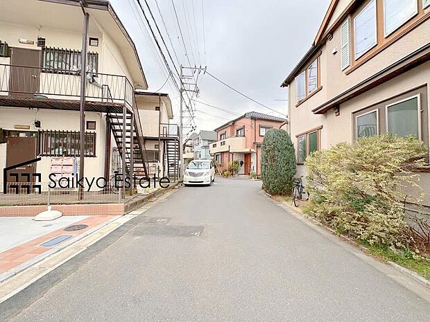 【前面道路】小学校まで徒歩約3分、中学校まで徒歩約10分でお子様が無理なく通える距離です。保育園や幼稚園も近くに多数あり、子育てファミリーには嬉しい環境です!