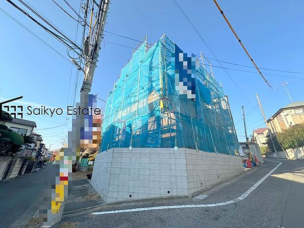 【現地写真】ゆとりのLDK×収納付きの居室が3部屋!6帖以上の洋室が2部屋ございます!ガスを効率よく使えるハイクオリティ熱源器「エコジョーズ」標準装備!
