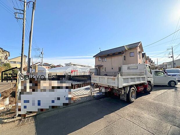 【現地写真】小学校まで徒歩約8分、中学校まで徒歩約19分でお子様が無理なく通える距離です。保育園や幼稚園も近くに多数あり、子育てファミリーには嬉しい環境です！