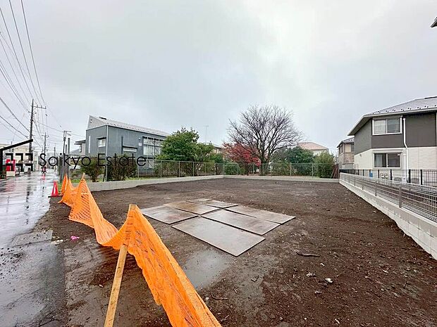 【現地写真】太陽光発電システム採用住宅！住宅性能評価6項目において最高等級を取得！耐震性などに優れた安心の邸宅！