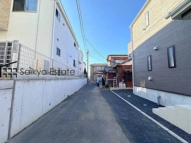 【前面道路】交通量の少ない前面道路ですので、小さなお子様がおられるご家庭でも安心してお住まいいただけます。