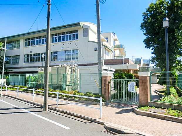狛江市立緑野小学校（約1,130m）