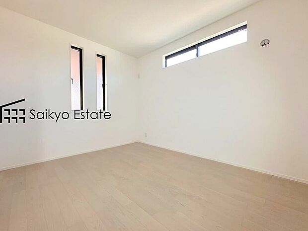 【寝室】収納付きの居室が3部屋ございますので、書斎や子供部屋、収納部屋などライフステージに合わせてご利用いただけます。
