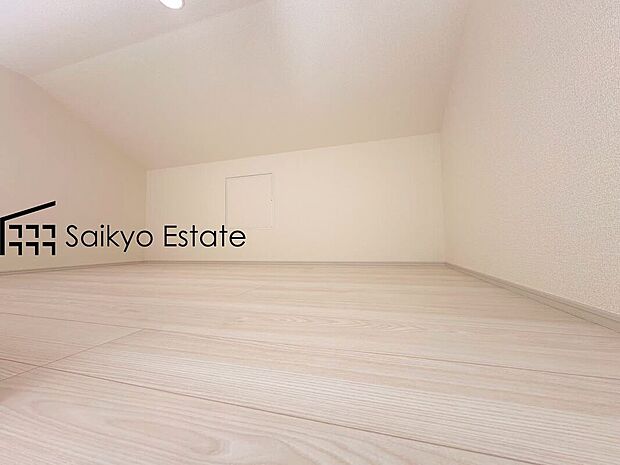 【ロフト(施工例)】お子様にも人気のロフト。季節の物やアウトドアグッズなどを収納して生活空間を広々としたスペースに!