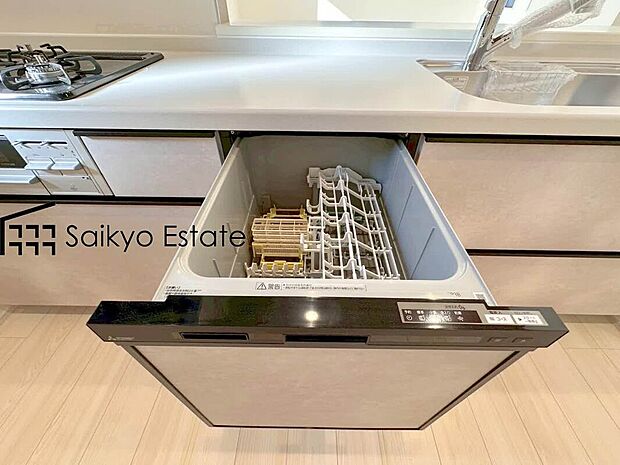 【複層ガラス(Low-eガラス】空気層が一般複層ガラスサッシの2倍の遮熱効果を発揮します。夏の強い日差しをカットし、冷房効果を高めます。