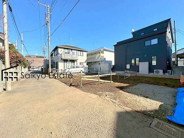 【前面道路】前面道路、幅員がございますので、駐車もスムーズに行えます！駐車が少し苦手なママさんでも安心ですね♪