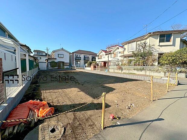 【現地写真】小学校まで徒歩約12分、中学校まで徒歩約9分でお子様が無理なく通える距離です。保育園や幼稚園も近くに多数あり、子育てファミリーには嬉しい環境です！