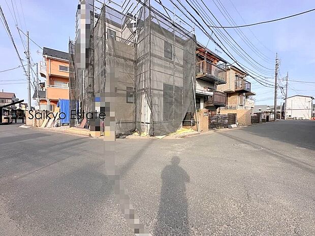 【前面道路を含む現地写真】小学校まで徒歩約10分、中学校まで徒歩約8分でお子様が無理なく通える距離です。保育園や幼稚園も近くに多数あり、子育てファミリーには嬉しい環境です！