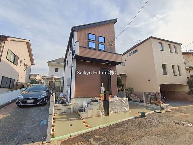 【外観】住宅性能表示制度において6項目の最高等級を取得！耐震性などに優れ、ホルムアルデヒド対策などが施された安心な邸宅です！
