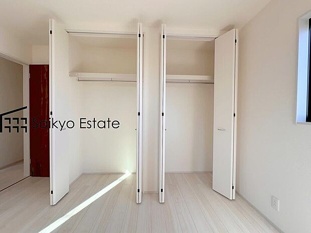 【収納】居室に収納を完備しておりますので、居室の全空間を有効活用出来ます。自分好みのお部屋で、ゆったりお寛ぎ頂けます。