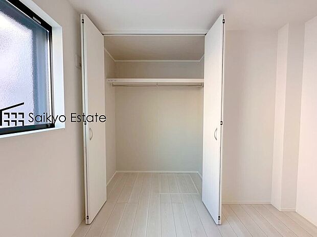 【収納】各居室に収納を設けておりますので、衣類の他にもカバンや小物など何でも収納して、居室の全空間を有効活用できます♪