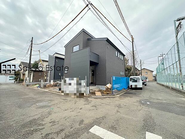 【前面道路】交通量の少ない前面道路ですので、小さなお子様がおられるご家庭でも安心してお住まいいただけます。