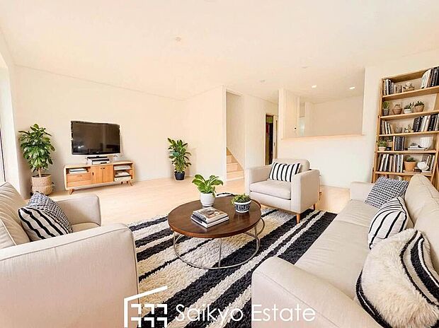 【リビング【施工例】】ご家族の会話やコミュニケーションを重視したリビングイン階段です！「おはよう」や「おやすみ」、「おかえり」のある毎日を！
