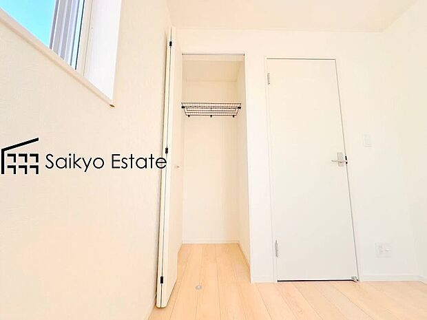 【収納【施工例】】各居室に収納を設けておりますので、衣類の他にもカバンや小物など何でも収納して、居室の全空間を有効活用できます♪