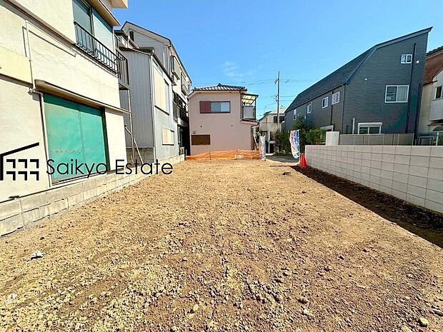 【現地写真】LDK広々18.40帖!収納付きの居室が4部屋!2階全洋室6帖以上の大型4LDK!