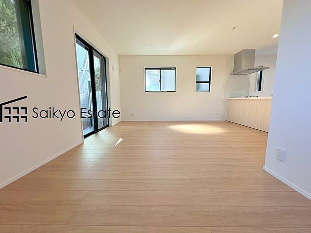 【リビング【施工例】】家族が集い、楽しい会話と美味しいごはん。何気ない家族団らんの時間が幸せに感じられる、そんな空間になりそうです。