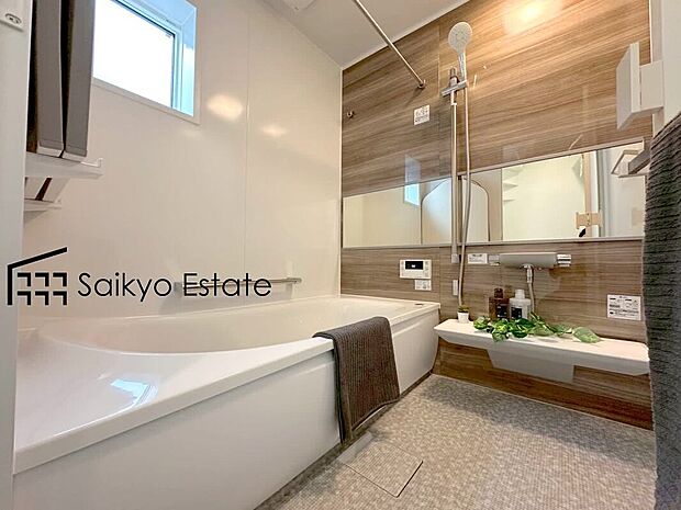 【浴室【施工例】】一日の疲れを癒してくれる一坪タイプの広々バスルーム♪雨の日のお洗濯にも大活躍な浴室暖房乾燥機付きです!