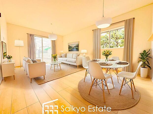 【リビング【施工例】】開放感と採光にこだわったLDKです。陽光いっぱいの空間で家族団らんの時間も増えそうですね!