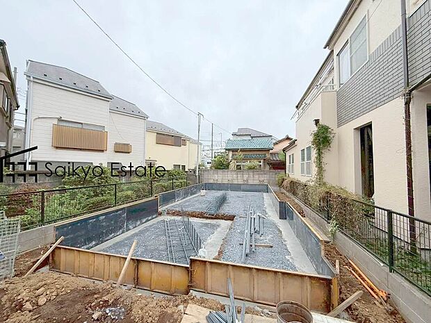 【現地写真】ZEH水準の省エネ住宅！LDK広々16.5帖！全室南向きの3LDKタイプ！6帖の洋室にはWIC付き！カースペースは大切なお車を雨風から守ってくれるビルトインガレージです！