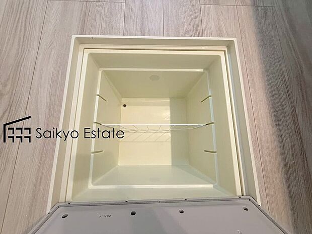 【床下収納】「床下収納」はストックの食材や普段使わない調理器具・食器などを管理しやすく収納できます。
