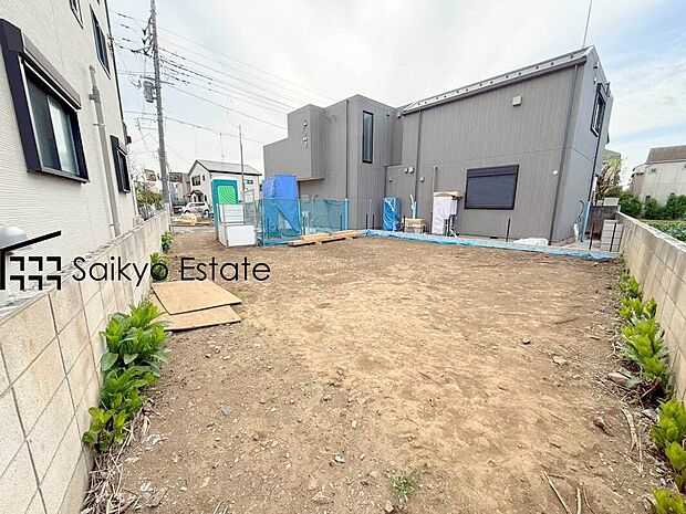 【現地写真】敷地面積ゆとりの34坪超！駐車2台可能！LDK広々19.68帖以上！収納付きの居室が4部屋！ガスを効率よく使えるハイクオリティ熱源器「エコジョーズ」標準装備！