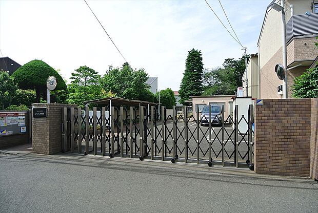 ひなぎく幼稚園（約420m）