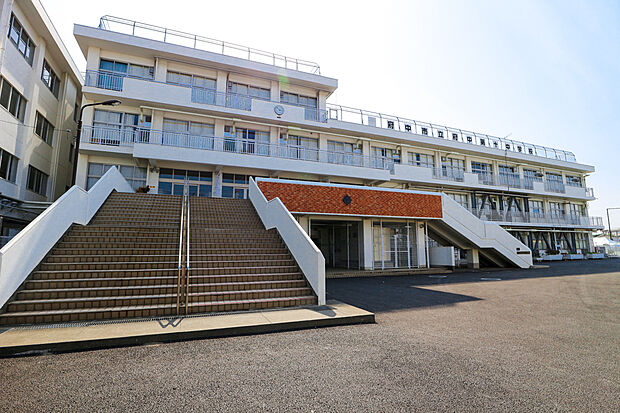 府中市立府中第十中学校(約350m)