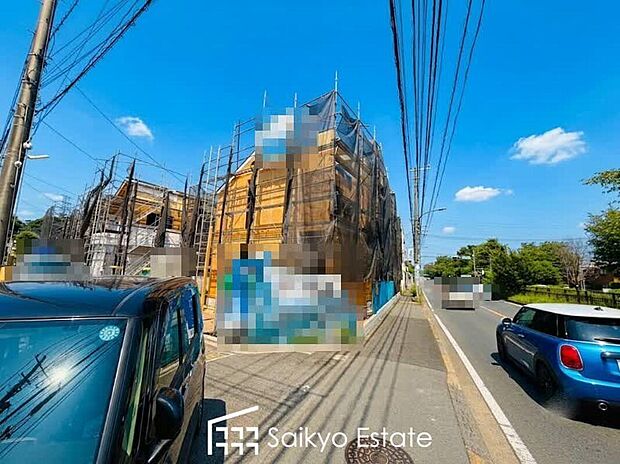 【前面道路】交通量の少ない前面道路ですので、小さなお子様がおられるご家庭でも安心してお住まいいただけます。