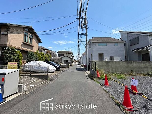 【前面道路】小学校まで徒歩約10分、中学校まで徒歩約10分でお子様が無理なく通える距離です。保育園や幼稚園も近くに多数あり、子育てファミリーには嬉しい環境です!